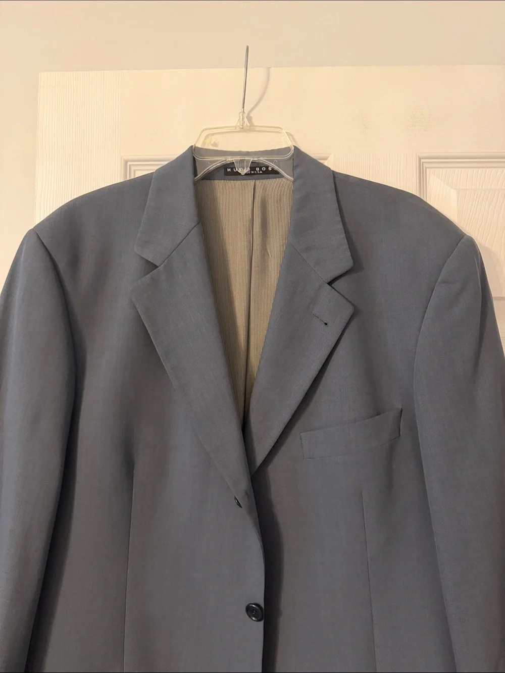 Hugo Boss Men's Slate Gray Two-Button Blazer size 42 length 32” pit to pit 42